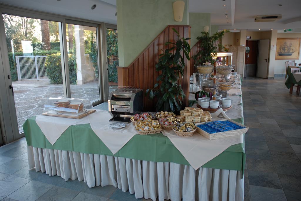 Grand Hotel L'Approdo Terracina Zewnętrze zdjęcie