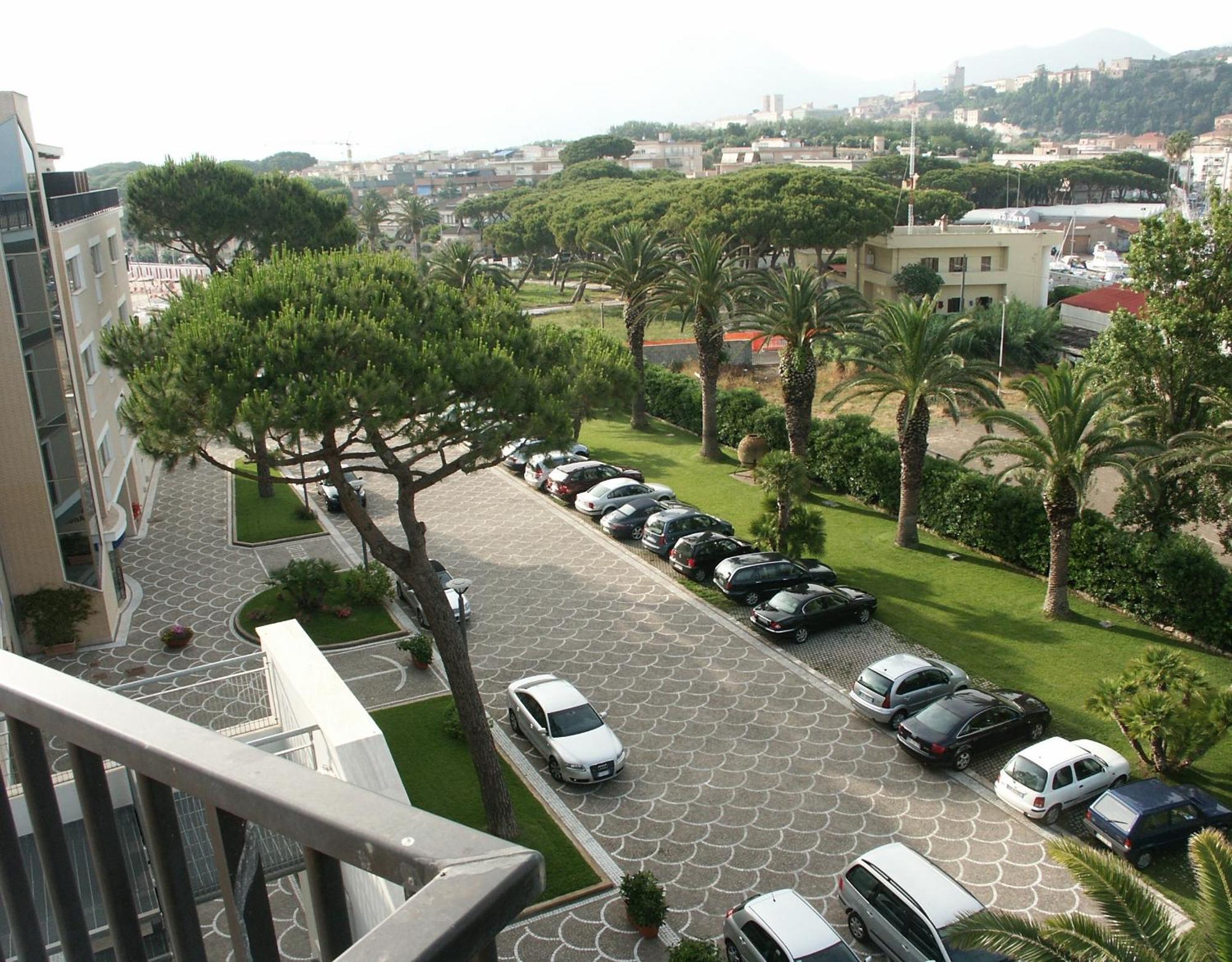 Grand Hotel L'Approdo Terracina Zewnętrze zdjęcie